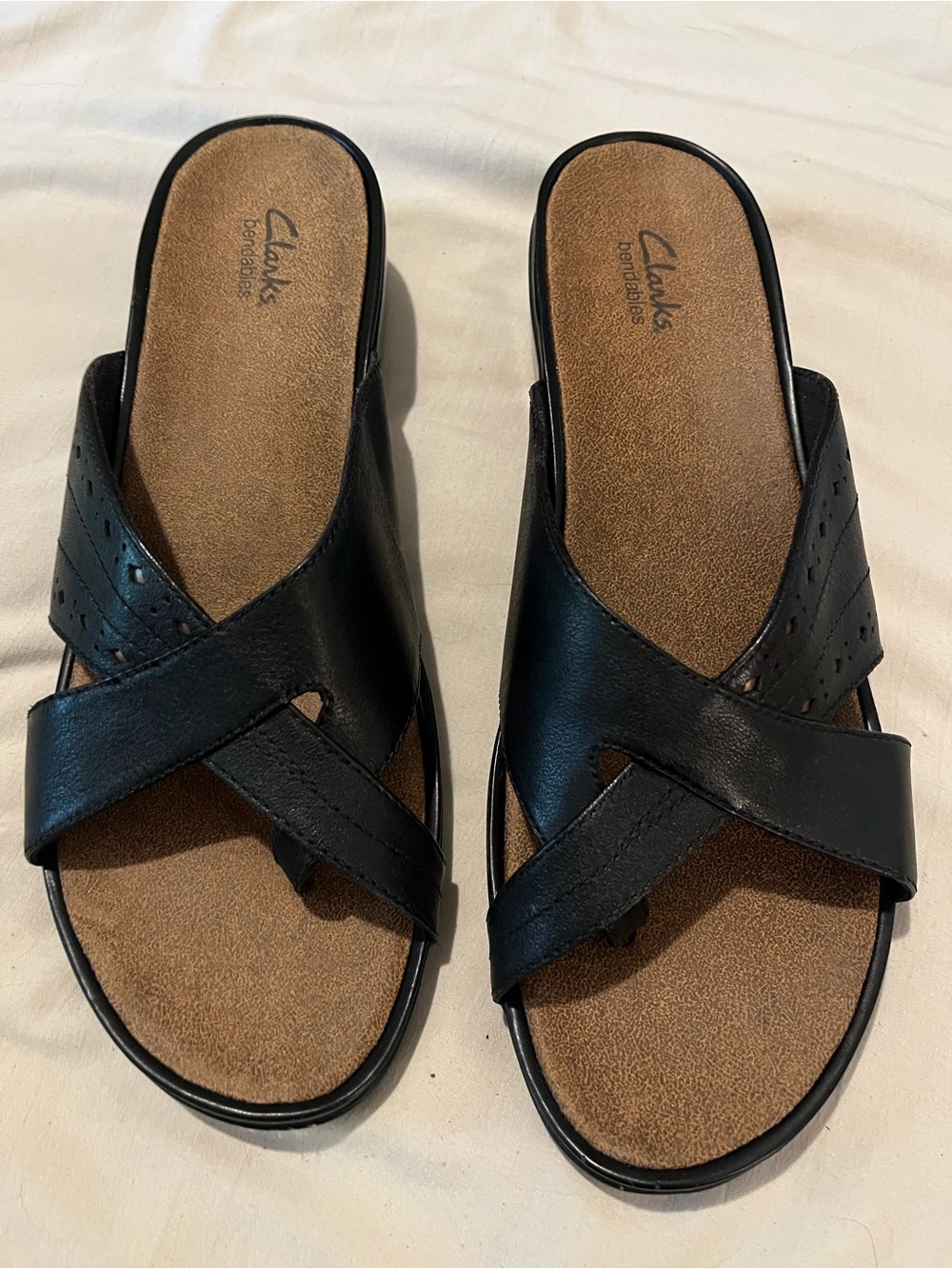 Clarks Black Cross‑Strap Slide Sandals for Women 12M NIB